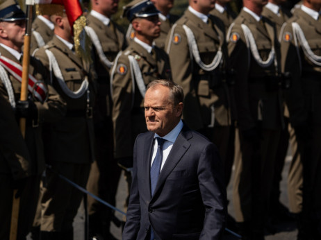 Varšava sporoča: Če želite na naš trg, investirajte!