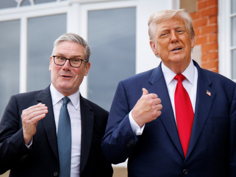Trump znova pritisnil na Evropo, naj preneha kupovati rusko nafto