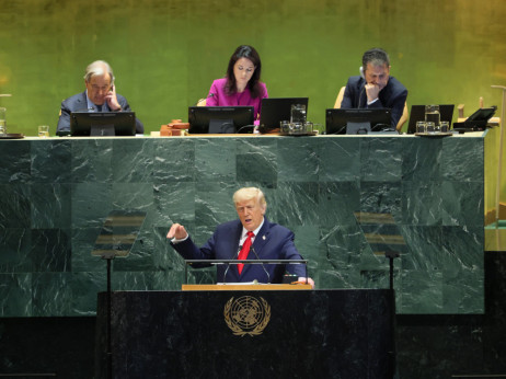 Bojeviti Trump v palači ZN: kaj vse je zabrusil voditeljem držav?
