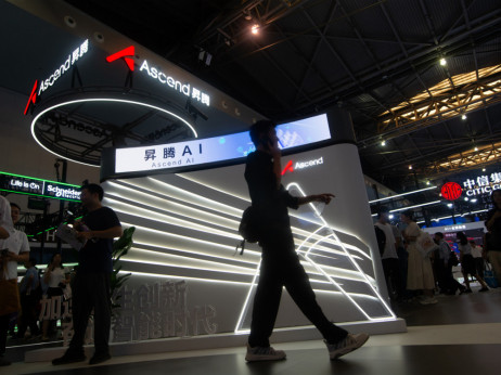 Huawei pospešuje lansiranje novega AI čipa, s katerim želi konkurirati Nvidii