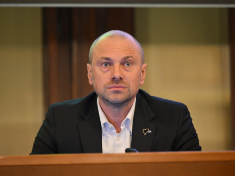 Blaž Brodnjak, NLB: "Dokler se ne strelja, je v nepopolnosti velika vrednost"