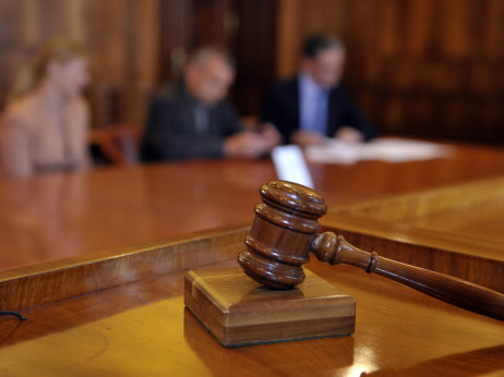 Državi za milijone prodal stavbo na Litijski, zaradi dolga bo ostal brez dela podjetja?
