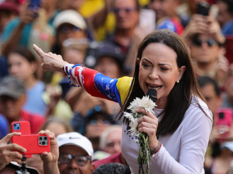 Donald Trump ostal praznih rok, Nobelova nagrada za mir v roke Maríe Corine Machado