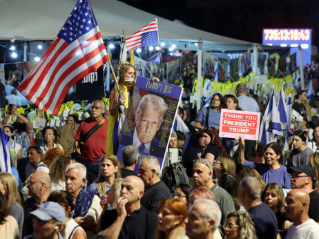 Top 5 novic za začetek dneva: Trump v Izrael, zlato in srebro do rekorda