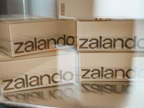 Zalando pod lupo regulatorjev, delnica pa strmoglavila