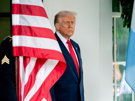 Zelenski prihaja po Tomahawke, Trump pa na Madžarsko h Putinu