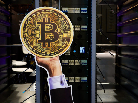 Ne bitcoin, zmagovalci so rudarji kripta