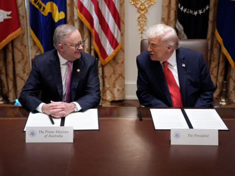 Trump mimo Kitajske, po redke zemlje v Avstralijo