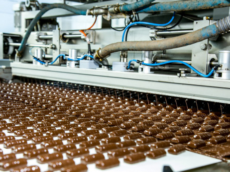 Slovenski proizvodni PMI presegel evropskega, še vedno utripa rdeče