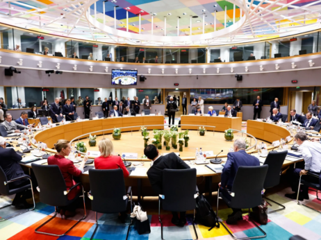 Voditelji EU odložili uporabo ruskega premoženja v Ukrajini