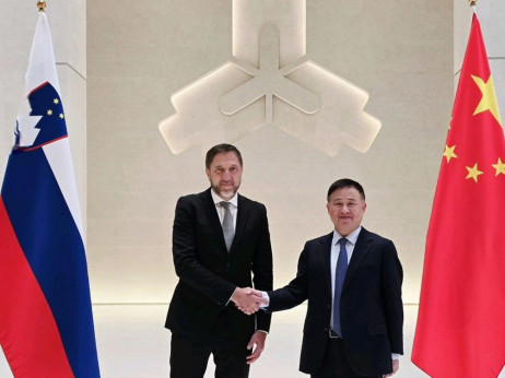 Minister Boštjančič: 'Kitajci so predlagali, da slovensko obveznico preimenujemo v 'Luka obveznico''