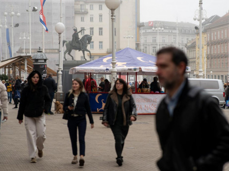 Hrvati računajo: Povprečna plača na Hrvaškem je realno višja kot v Sloveniji
