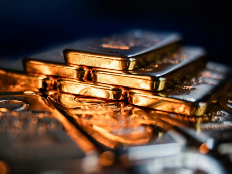 Kitajska ukinja davčne olajšave za zlato: kaj se dogaja s ceno?