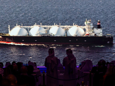 Nafta in plin strmoglavila po sporočilu, da je Hormuška ožina odprta