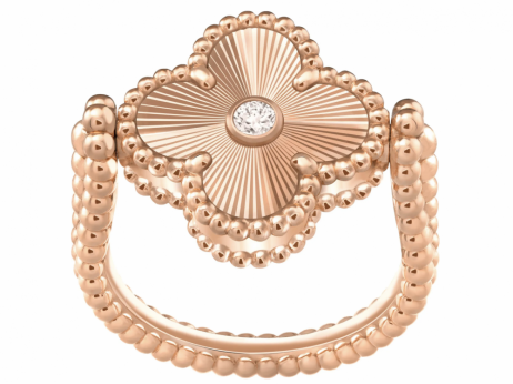 Van Cleef & Arpels Alhambra – talisman sreče. Ga je moč osvežiti?