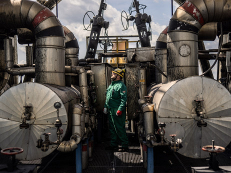 Trump Orbanu podelil izjemo za nakup ruske nafte