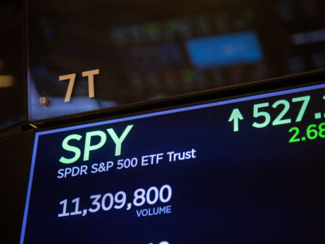 Kako razdeliti 10.000 evrov v ETF-e in ali je S&P 500 zares 'sveti gral'