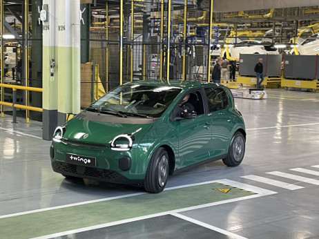 Digitalizacija, AI, humanoidni roboti: tovarne prihodnosti so avtomobilske