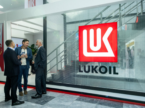 Lastniki bencinskih črpalk Lukoil v ZDA v negotovosti zaradi sankcij