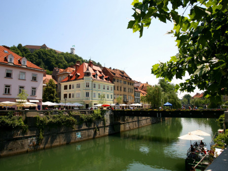 MOL z višjimi taksami do pol milijona več: ljubljanski gostinci opozarjajo na posledice