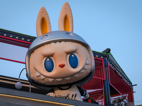 Ste zamudili Labubu? Zdaj lahko trgujete z njegovo vrednostjo