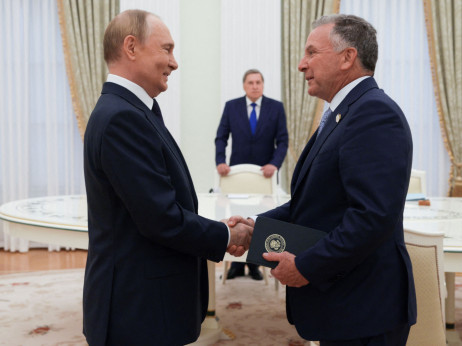 Odposlanec ZDA učil Ruse, kako naj pridobijo Trumpa