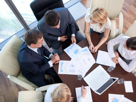 V Sloveniji ustanoviti podružnico, poslovno enoto ali hčerinsko družbo? To so prednosti in slabosti