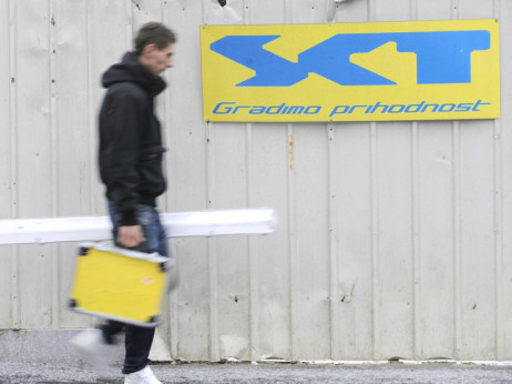 Poslednji izdih propadlega gradbenega velikana SCT: drobiž navadnim upnikom