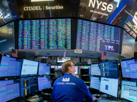 Indeks S&P 500 prvič čez 7000 točk