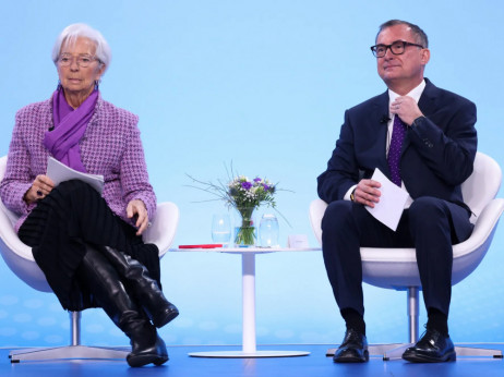 Ker je inflacija pod kontrolo, se uradniki ECB ukvarjajo s politiko