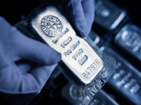 TOP 5 novic za začetek dneva: neustavljiva privlačnost srebra