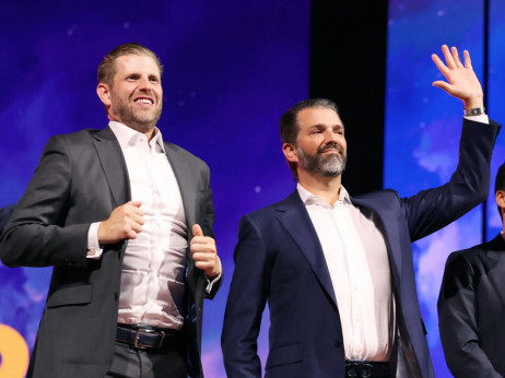 Kripto projekti družine Trump v prostem padu, izbrisana več kot milijarda dolarjev