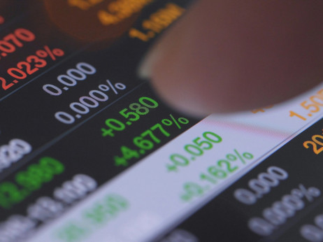 Naj v portfelj dodam kmetijski ETF? Naši analitiki izpostavljajo pluse in minuse