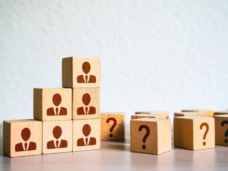 Slovenska podjetja v 2025: investicije nadpovprečne, a delavcev nikjer