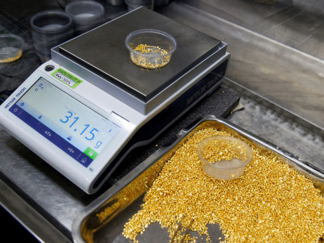 Top 5 novic za začetek dneva: Napetosti prignale ceno zlato do rekorda