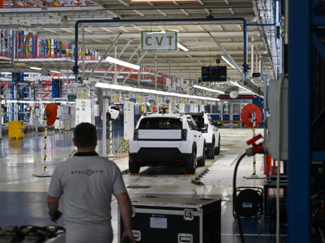 Stellantis v polovici leta z 20-milijardno izgubo