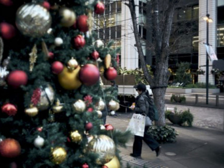 Cene vrtoglavo visoke, luksuznim znamkam se zatika – ali je prihodnost luksuza rabljen izdelek?