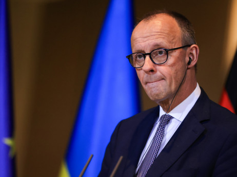 EU bo s skupnimi obveznicami posodila Ukrajini 90 milijard evrov