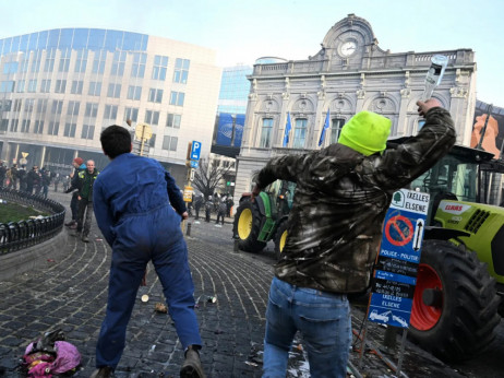 Evropa se spotika v poskusu, da bi se otresla Trumpovega svetovnega reda