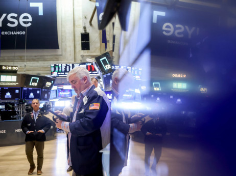 Borzni pregled: Delnice podaljšale božični vzpon, zlato na rekordu