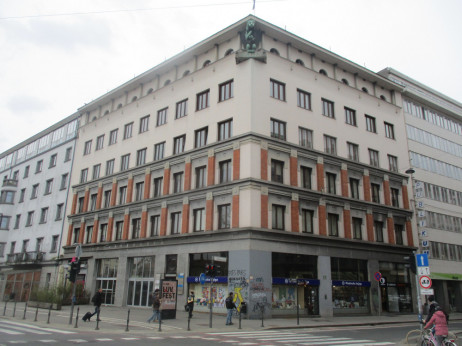 Zapuščeno stanovanje v središču Ljubljane poskrbelo za boj na dražbi: kako močno so dvignili ceno?