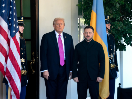 Trump stopnjuje pritisk na Zelenskega: Prenehaj z napadi ali odstopi