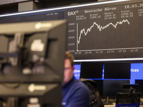 Upanje na okrevanje nemške industrije spodbuja širšo rast delnic