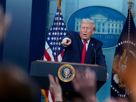 Zakaj se voditelji prerivajo za vstop v Trumpov ekskluzivni klub?