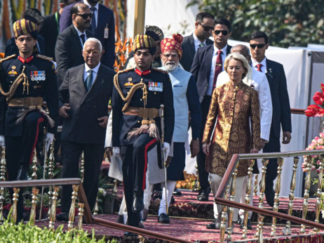 Top 5 novic za začetek dneva: intervju s prvim možem Telekoma, dražbe, beg pred Trumpom