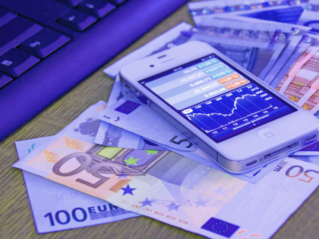 V vzajemne sklade lani priteklo več kot pol milijarde evrov