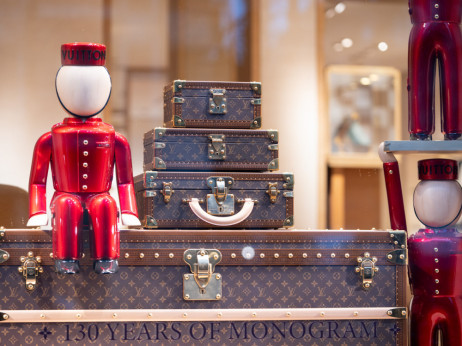 Po razprodaji delnic se vlagatelji v luksuzni sektor pripravljajo na težko sezono