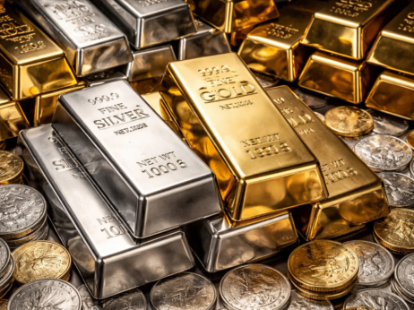 Padec cene zlata se poglablja, trgovci umikajo stave na rast