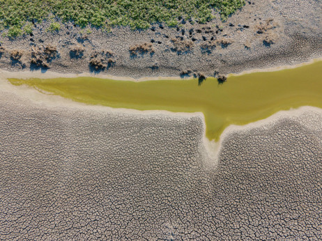 Voda izginja, trgi pa se šele učijo, kako na njej zaslužiti