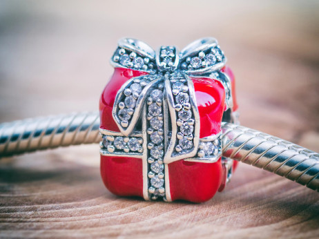 Primer Pandora: kako trg kaznuje podjetja, odvisna od ene same surovine